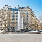 Paris - Victor Hugo / Villarceau