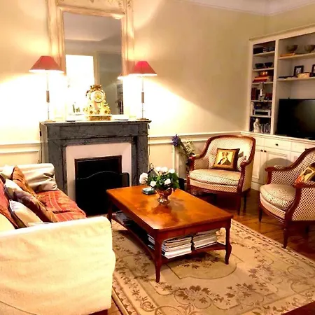 Apartment Paris - Victor Hugo / Villarceau Paris