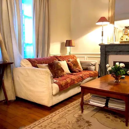 Paris - Victor Hugo / Villarceau Apartment *